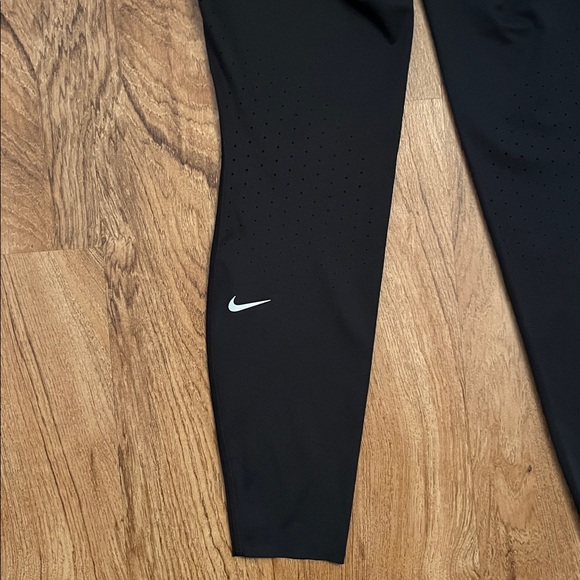 NWT Nike Swift High-Waisted 7/8 Running Leggings with Pockets - Picture 14 of 16